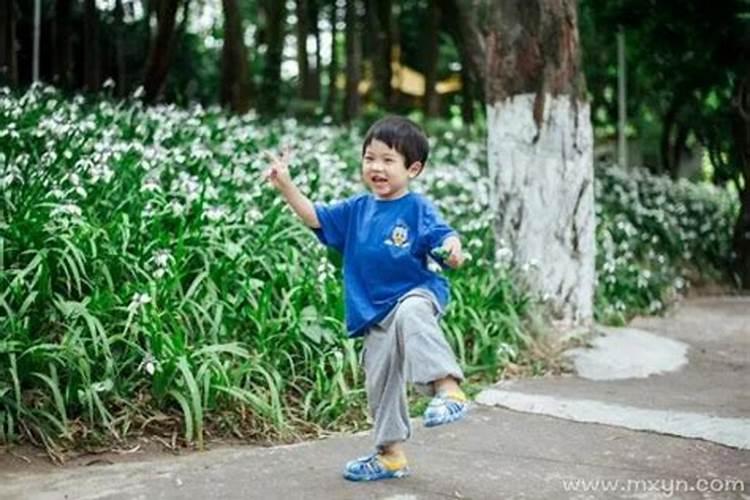 梦见生了一个男孩然后死了一个女孩什么意思