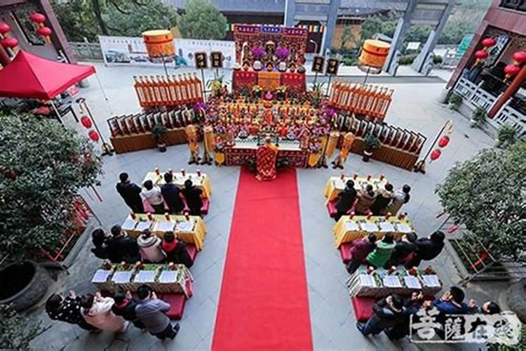 上海城隍庙拜太岁2022年8月