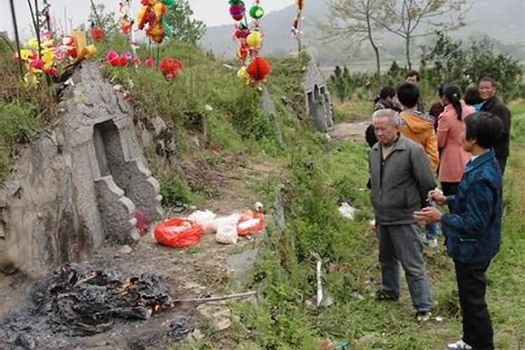 清明节祭墓乡村