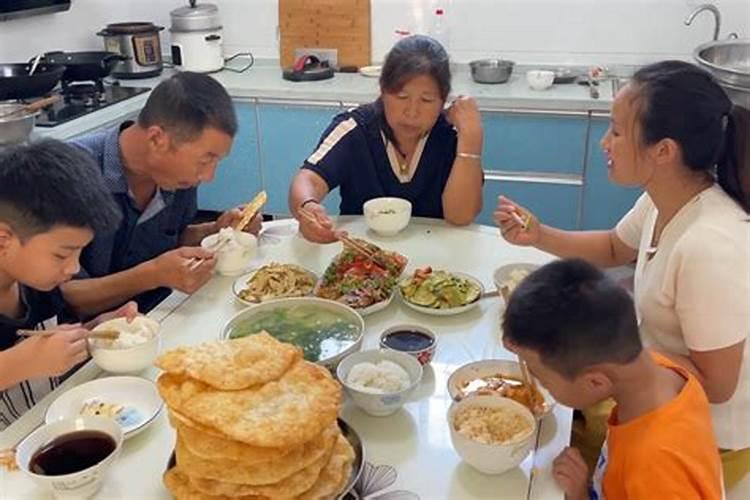 梦见买菜做饭请客