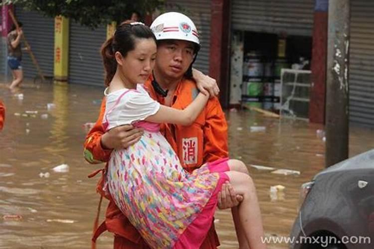 孕妇梦到水灾预示什么意思