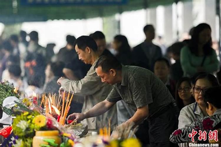 清明节祭白衣