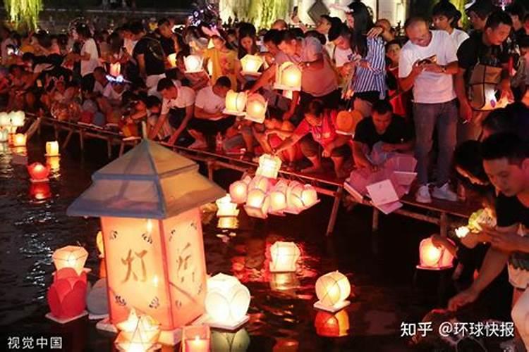 张家口中元节祭扫