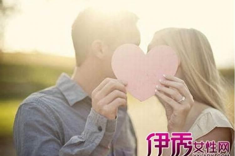 梦见蟒蛇吃鱼是什么意思啊女人