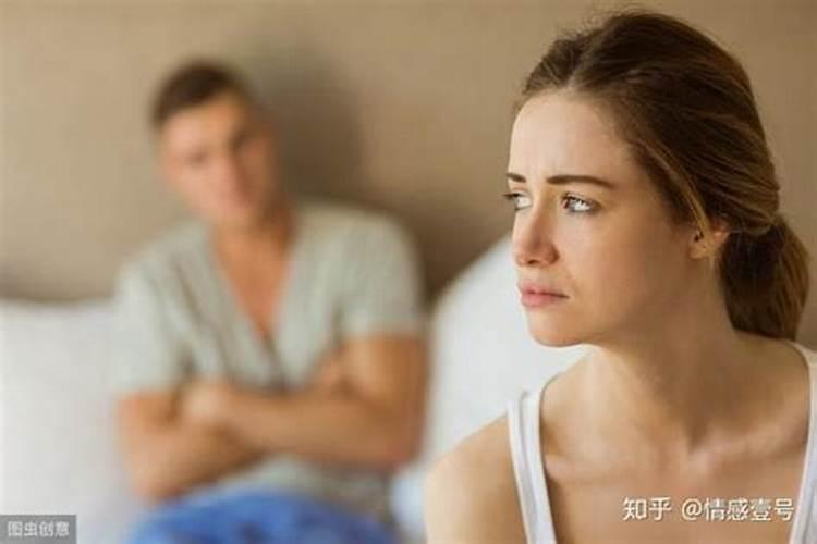 离婚女人梦见自己前夫复婚什么预兆