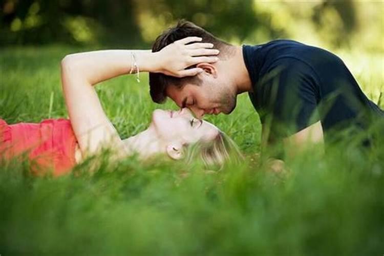 梦见和妻子接吻是什么意思周公解梦