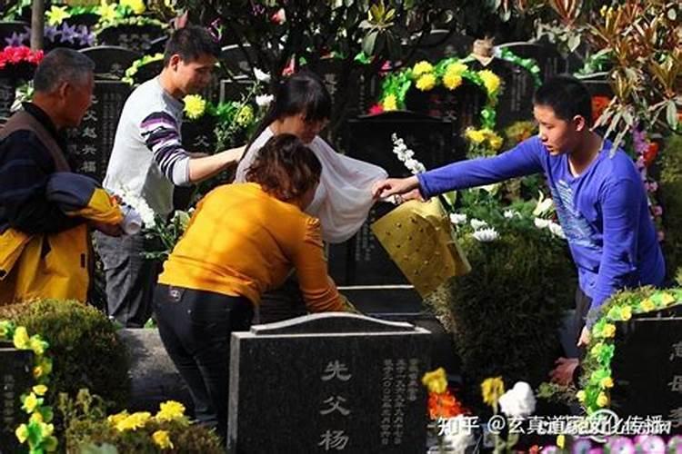 梦见母亲死了又活了又死了是什么意思啊