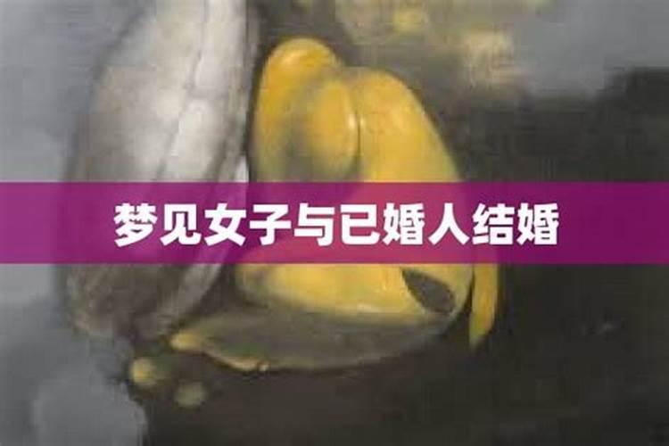 梦见出殡抬着棺材好多人送殡出车祸