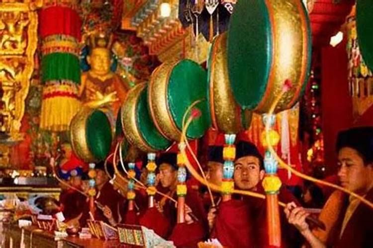 藏传寺庙做法事