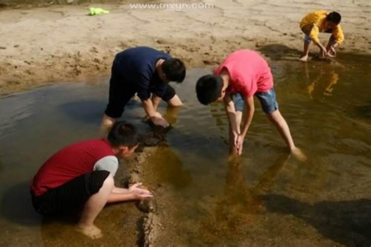 梦见死人要办丧事放鞭炮好不好