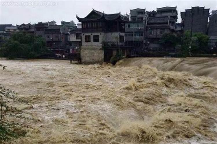 流年逢食神是什么意思